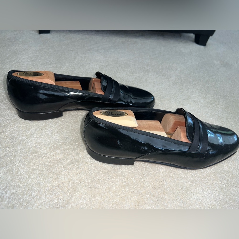Handmade Allen Edmonds Men’s size 10 Paten Leather Loafer with ribbon trim